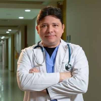 Retrato del Dr. Yeisman Pineda Lechuga
